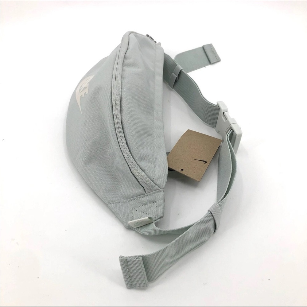 Nike Heritage Waistpack 3L Light Silver Belt Bag Fanny Pack - Picture 5 of 8